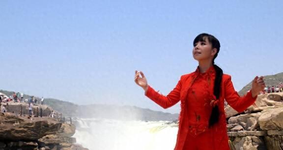 通许乡村草根版小苹果视频(通过乡村短视频达到什么效果)-第2张图片-亚星国际官网